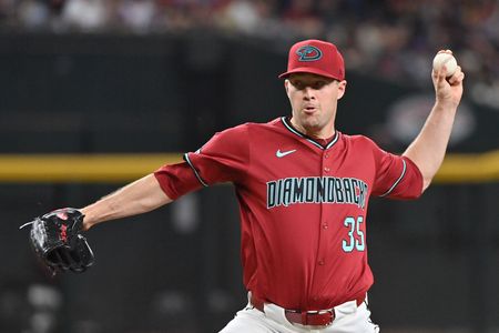 Diamondbacks bring back LHP Joe Mantiply to refresh bullpen