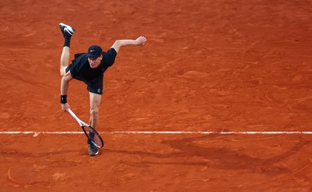 Tennis-Sinner enjoys triumphant return at Italian Open following doping ban