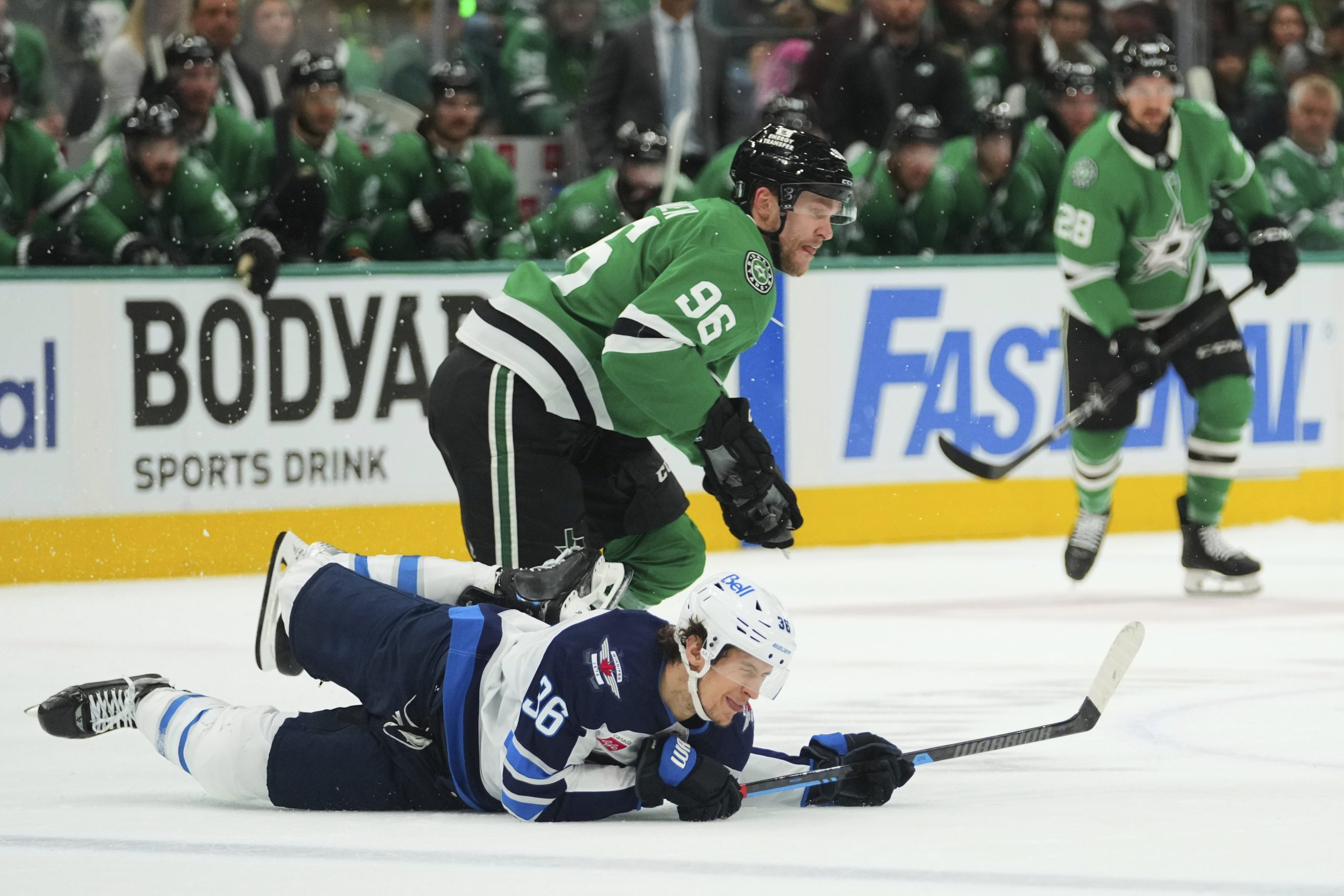 Dallas Stars score without Mikko Rantanen getting a point, ending record streak at 13 goals in a row