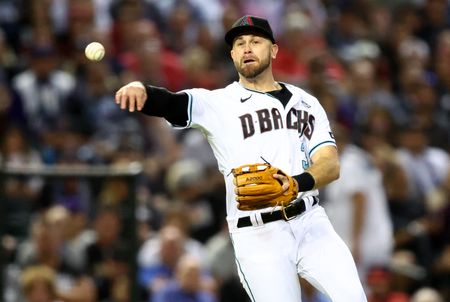 Evan Longoria set to retire as Ray next month