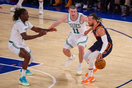 Jalen Brunson, Knicks again rally past Celtics for 3-1 edge