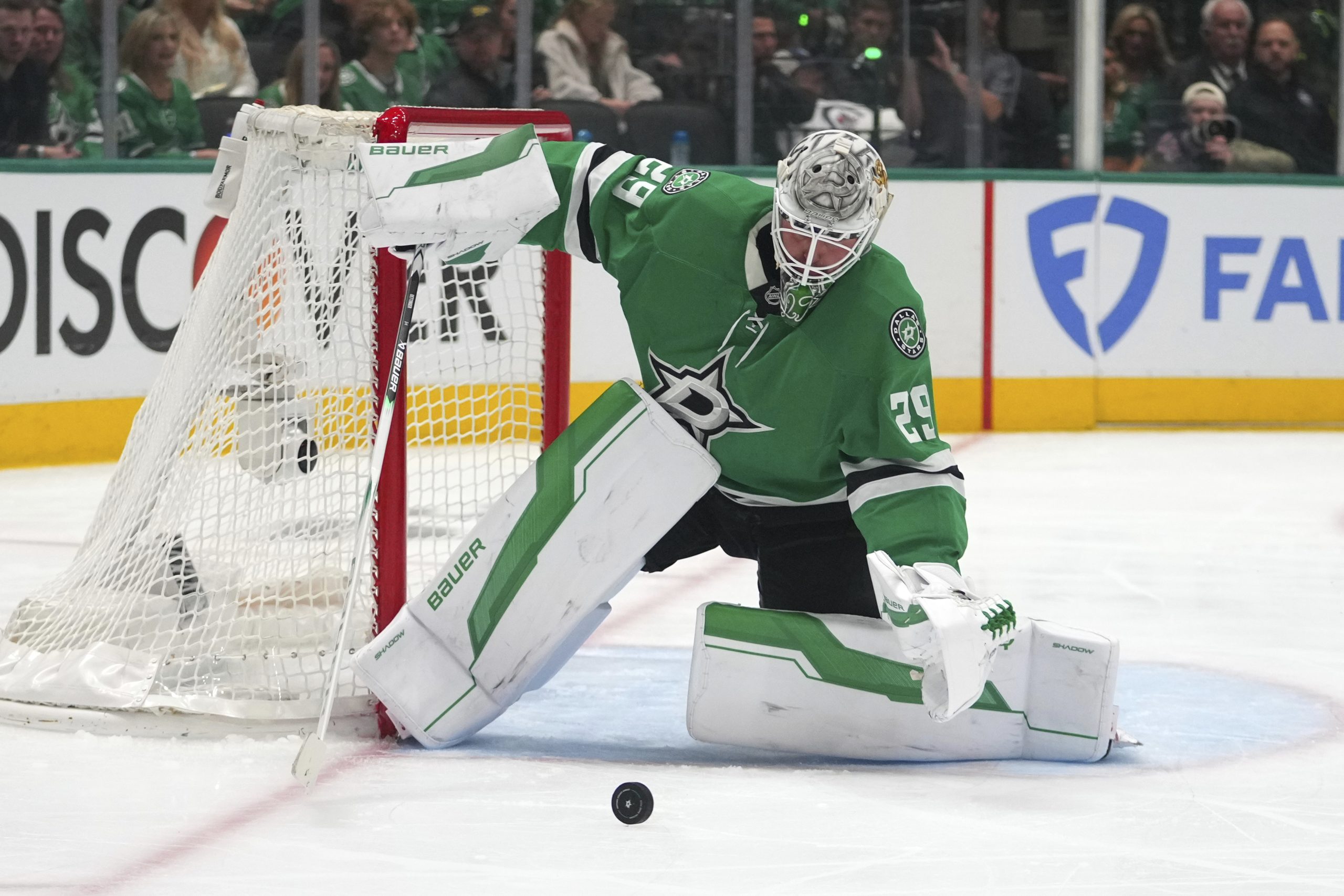 U.S. backup Oettinger outplaying starter Hellebuyck in NHL playoffs with Stars up 3-1 over Jets