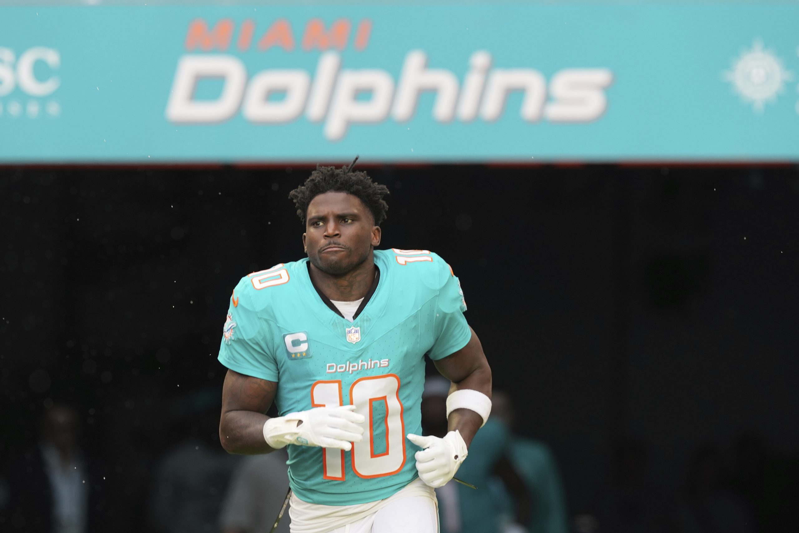 Colts apologize to Tyreek Hill and Microsoft for schedule release video