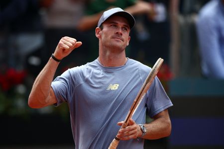 Tennis-Paul keeps on trucking in Rome after vehicle is repossessed at home