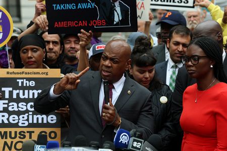 Misdemeanor charge against Newark mayor will be dismissed, US prosecutor says