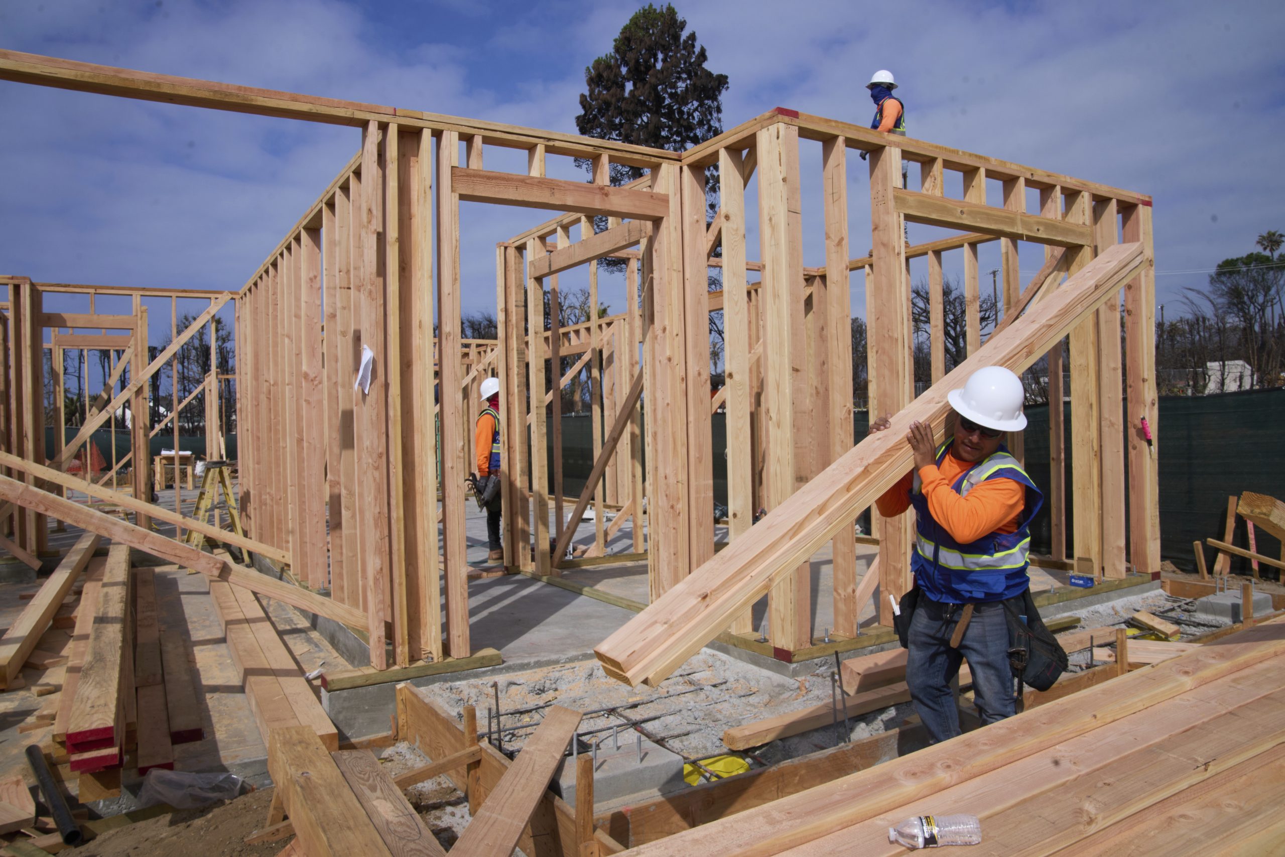 Home Depot’s revenue rises in first quarter as customers spend more tackling smaller projects