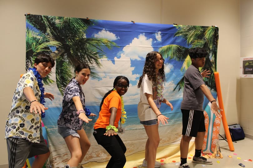 MMS students enjoyed the Aloha Dance sponsored by the MMS Student Council #MAC185