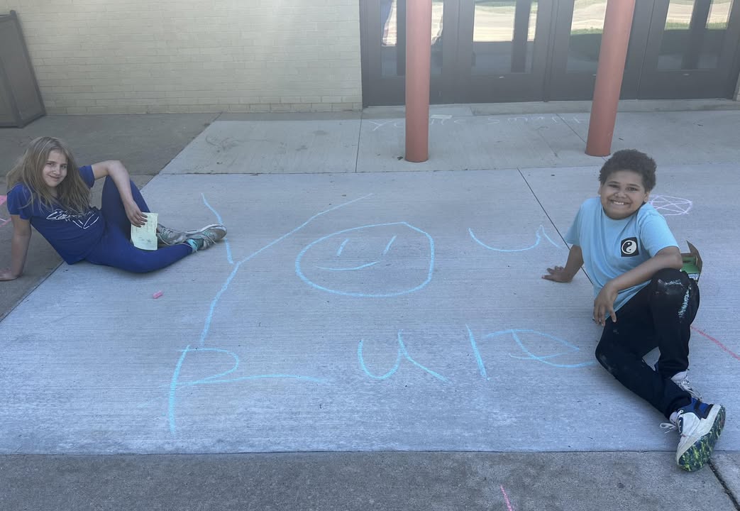 Students in Mrs. Crabtree’s class made chalk “shout outs” to the Senior’s today. The kids loved seeing all the Senior’s…