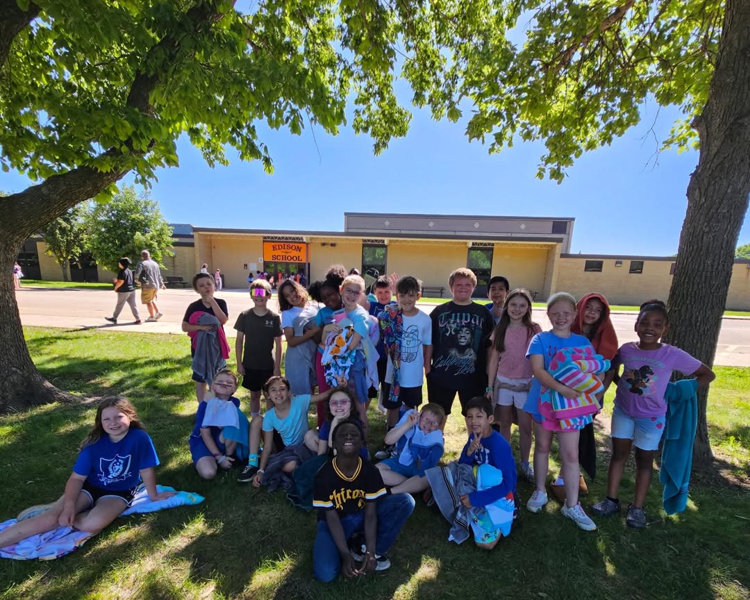 Congratulations Mrs Poores class!! 3rd grade field day winners for their grade level. #Congratulations #MAC185 #3rdgrad…