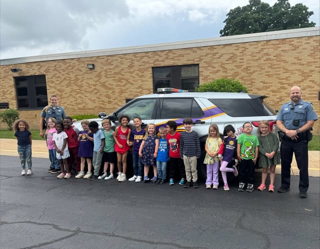 Mrs. Ellis class had their last visit from WIU OPS! The amazing officers read and brought books, provided a Dairy Queen…