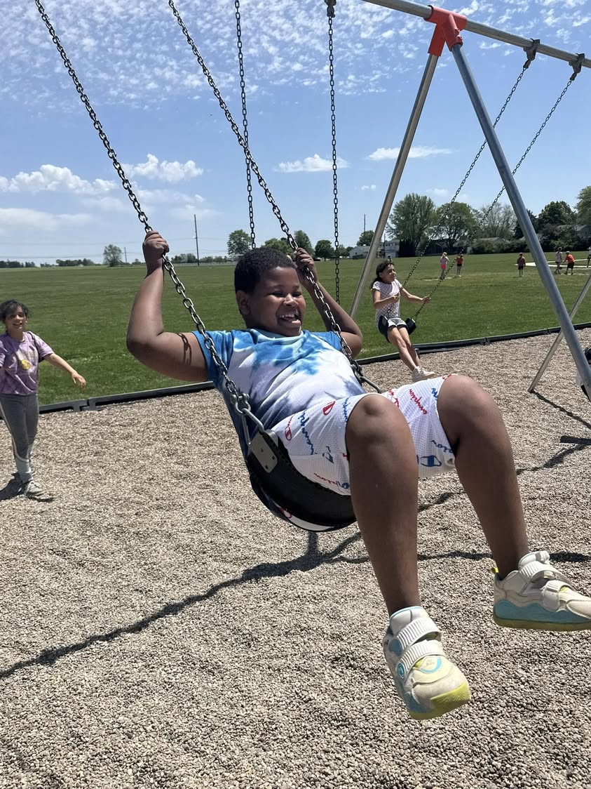 Happy Monday!! These pictures are sure to put a SMILE on your face. Edison kids have the biggest HEARTS and SMILES. #MAC…