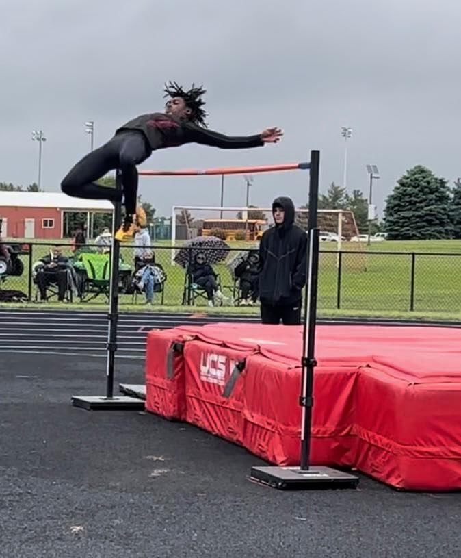 Congratulations Marshaun Brown. He qualified for next week’s IHSA Track and Field State Finals in the High Jump! #OnceAB…