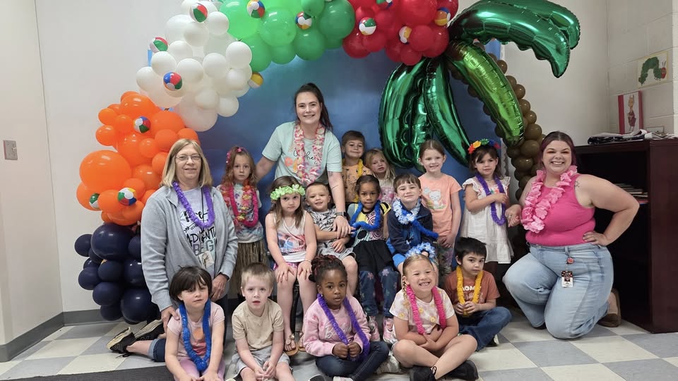 MacArthur Early Childhood Center would like to thank Audrey Hare for the fabulous balloon arch she created for us! #mac1…