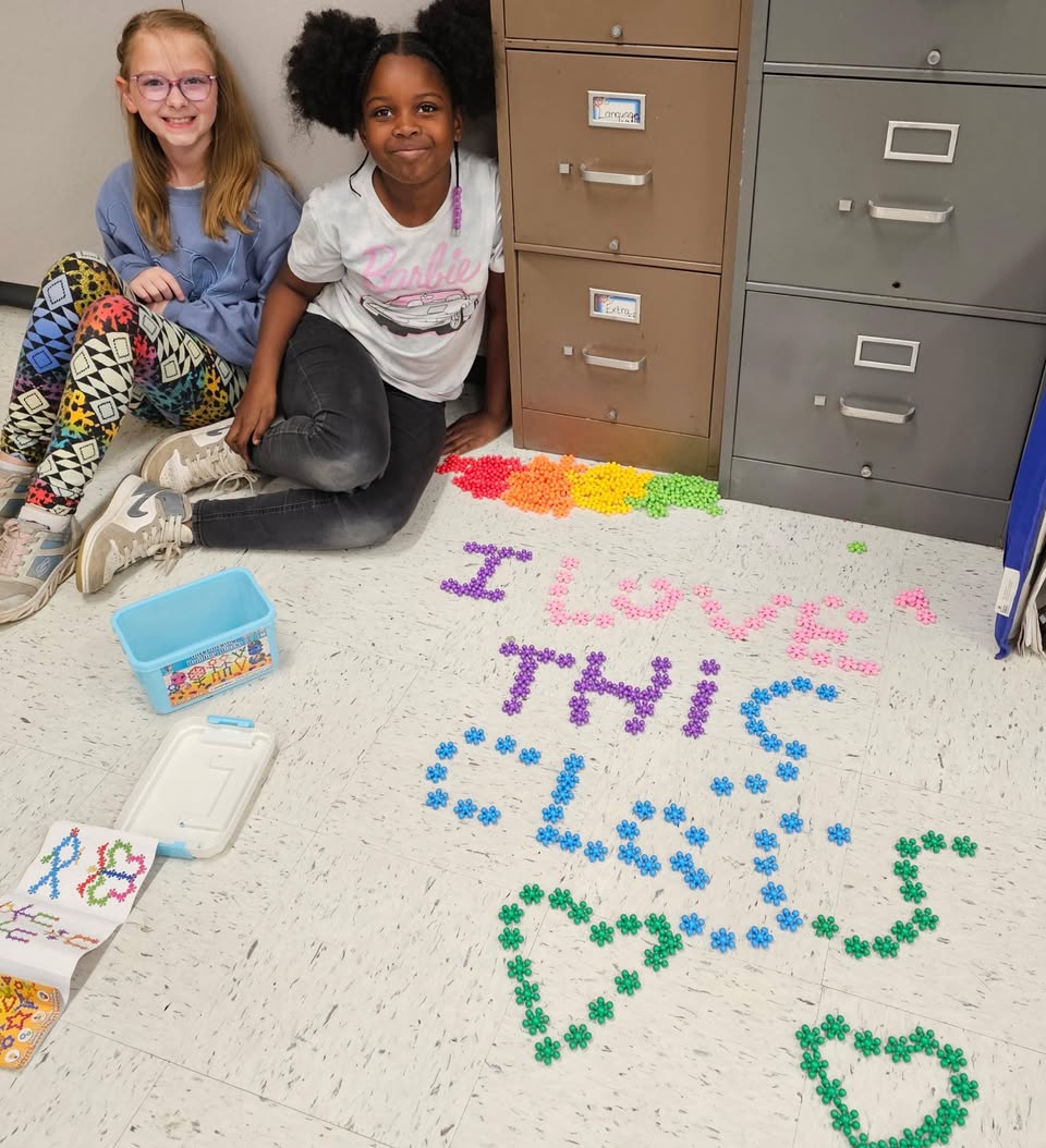 Mrs. Poore’s students being creative at inside recess. #MAC185 #3rdgrade