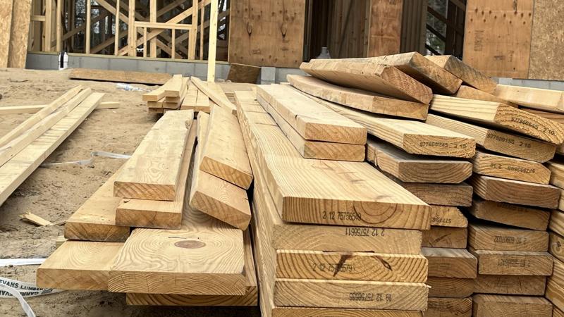 Push to make contractors verify immigration status returns