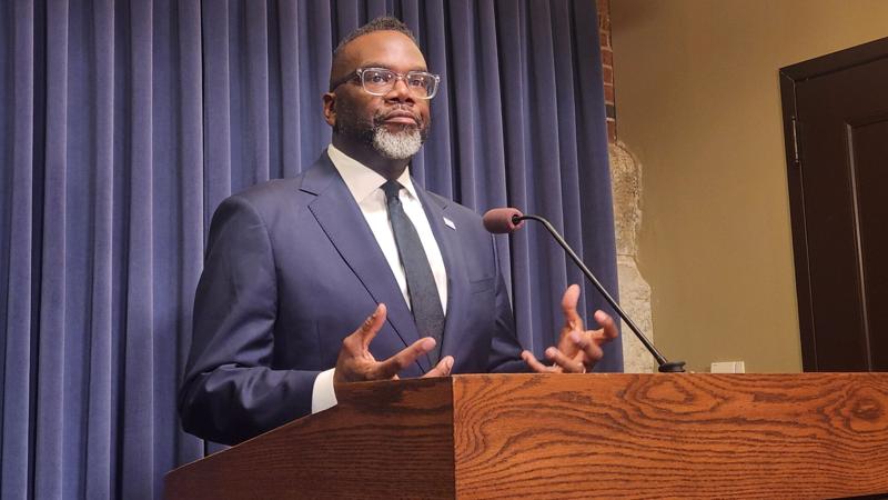 Watch: Chicago mayor’s progressive income tax idea would hurt Illinois, economist says