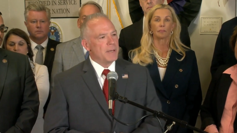 Illinois quick hits: Memorial Day wall remains on display