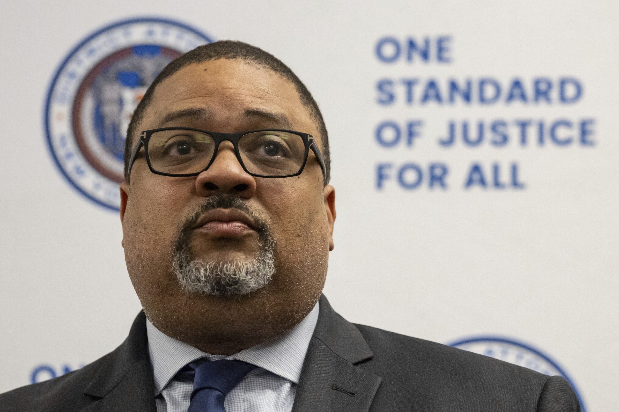 Alvin Bragg, Manhattan prosecutor who took on Trump, wins Democratic primary in bid for second term