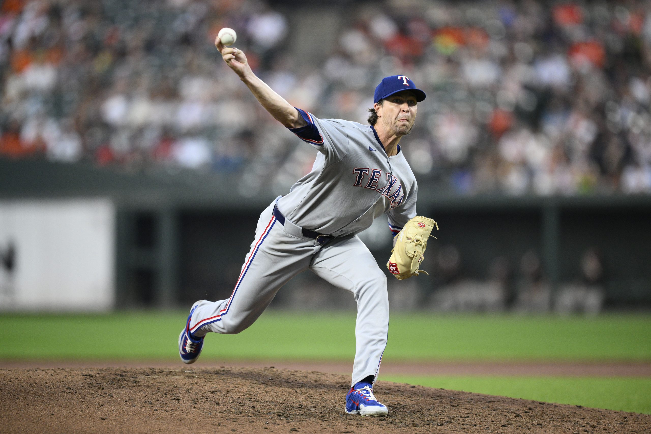 Jacob deGrom flirts with a perfect game, then a no-hitter with the Rangers