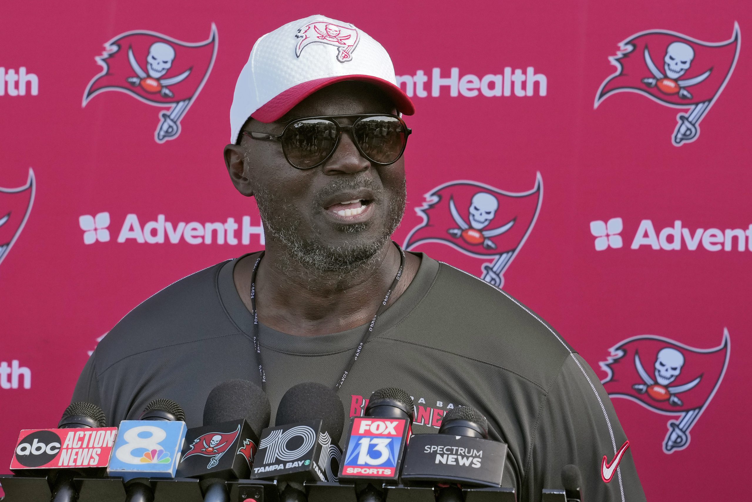 Buccaneers extend coach Todd Bowles, GM Jason Licht