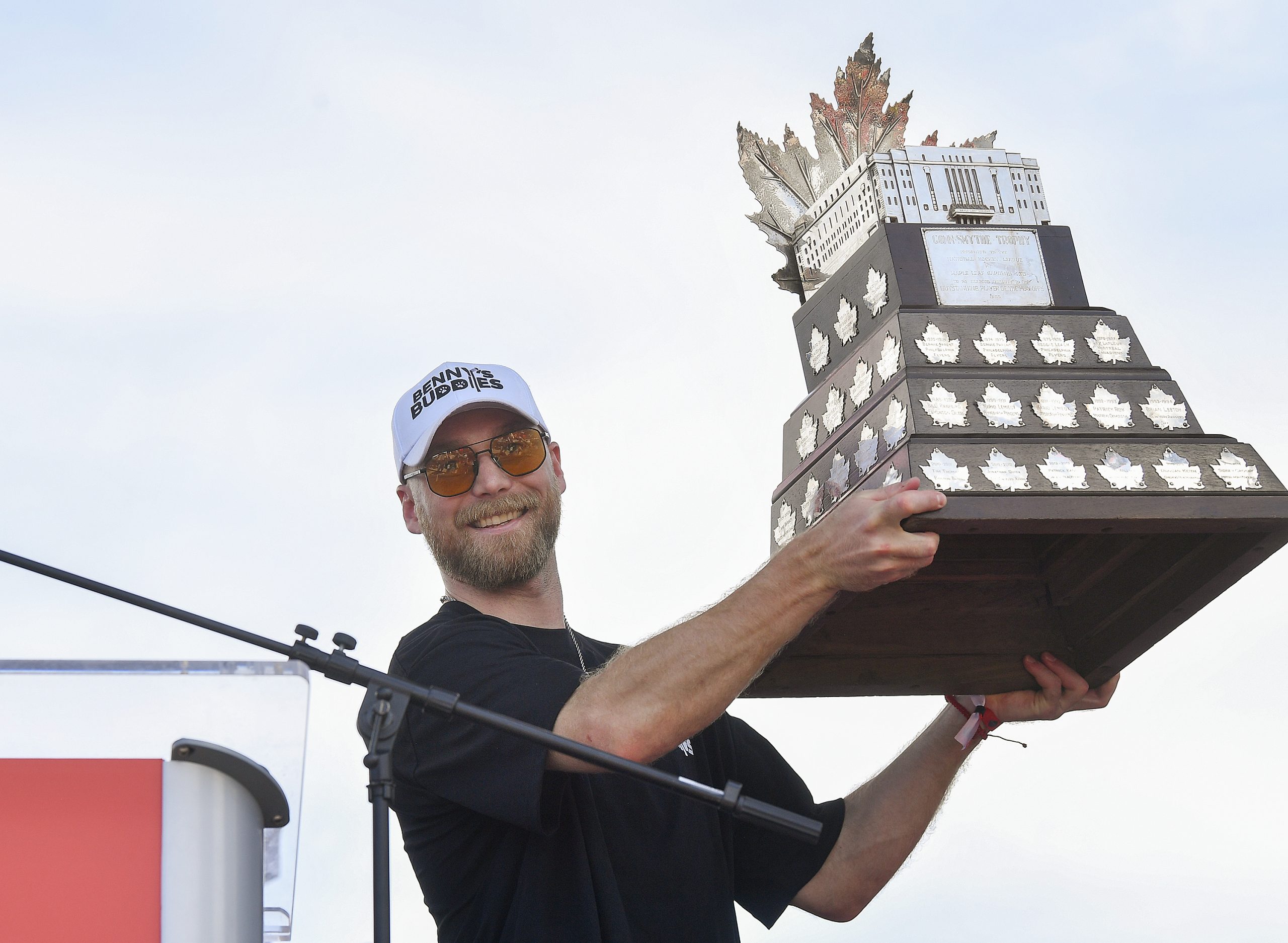 Playoff MVP Sam Bennett agrees on 8-year, $64 million contract to stay with Florida Panthers