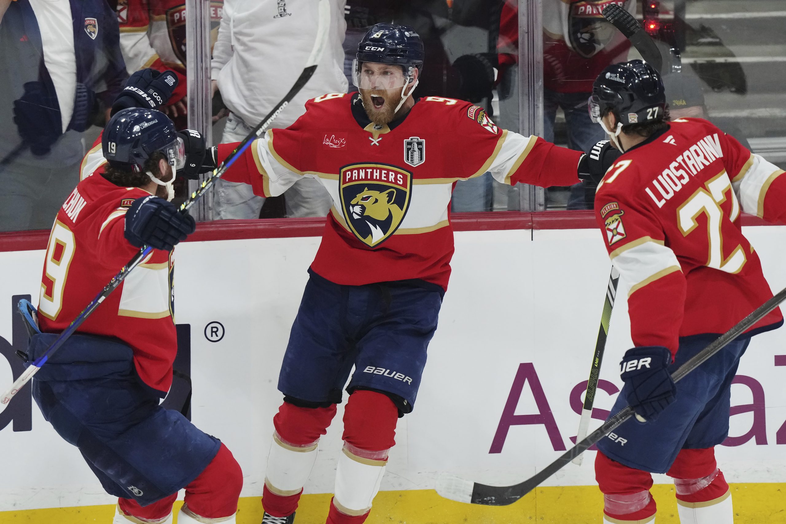 Sam Bennett says he’s staying in Florida with hopes Panthers turn into a dynasty