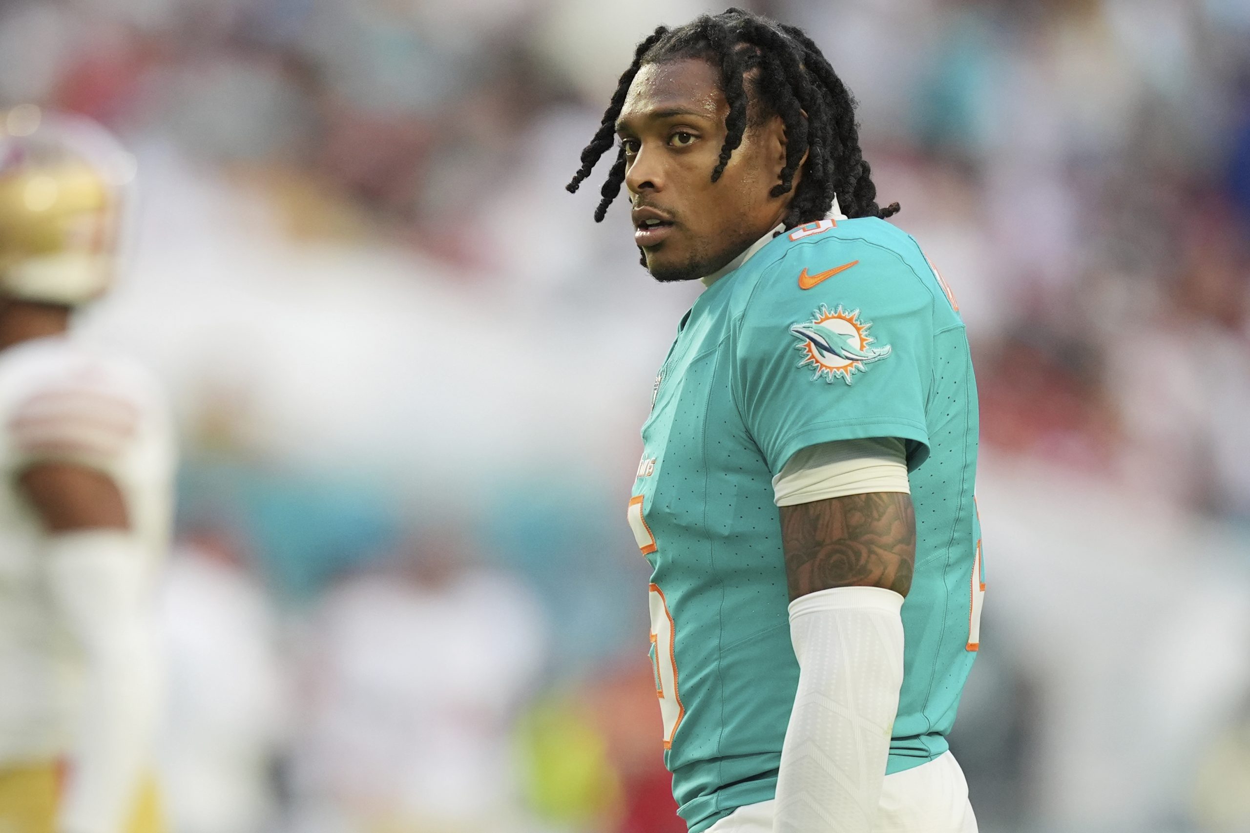 Dolphins trading CB Jalen Ramsey and TE Jonnu Smith to Steelers for S Minkah Fitzpatrick