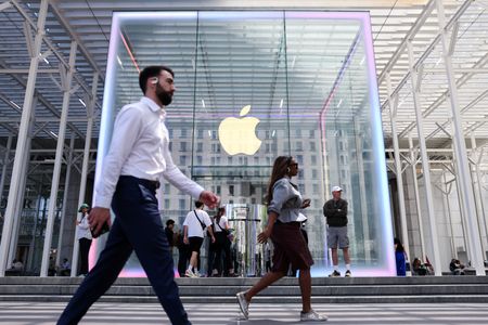 Apple loses bid to dismiss US smartphone monopoly case