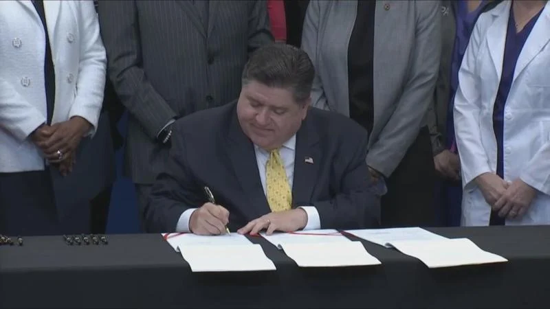 Illinois quick hits: Pedestrian killed on I-70; Pritzker signs Alzheimers treatment law