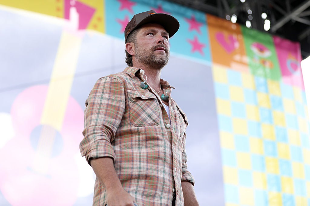 Backstage Banter: Chris Lane Breaks Down Some of His Best Hits