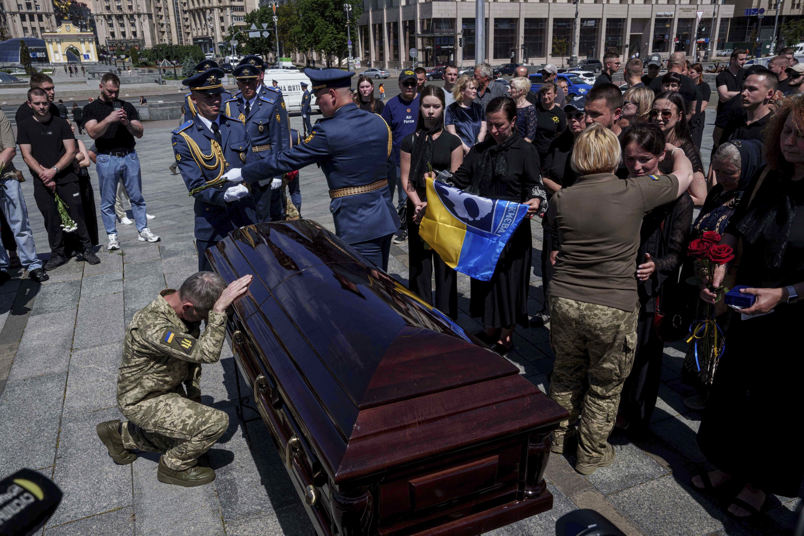 How Ukraine can cope with the US pause on crucial battlefield weapons