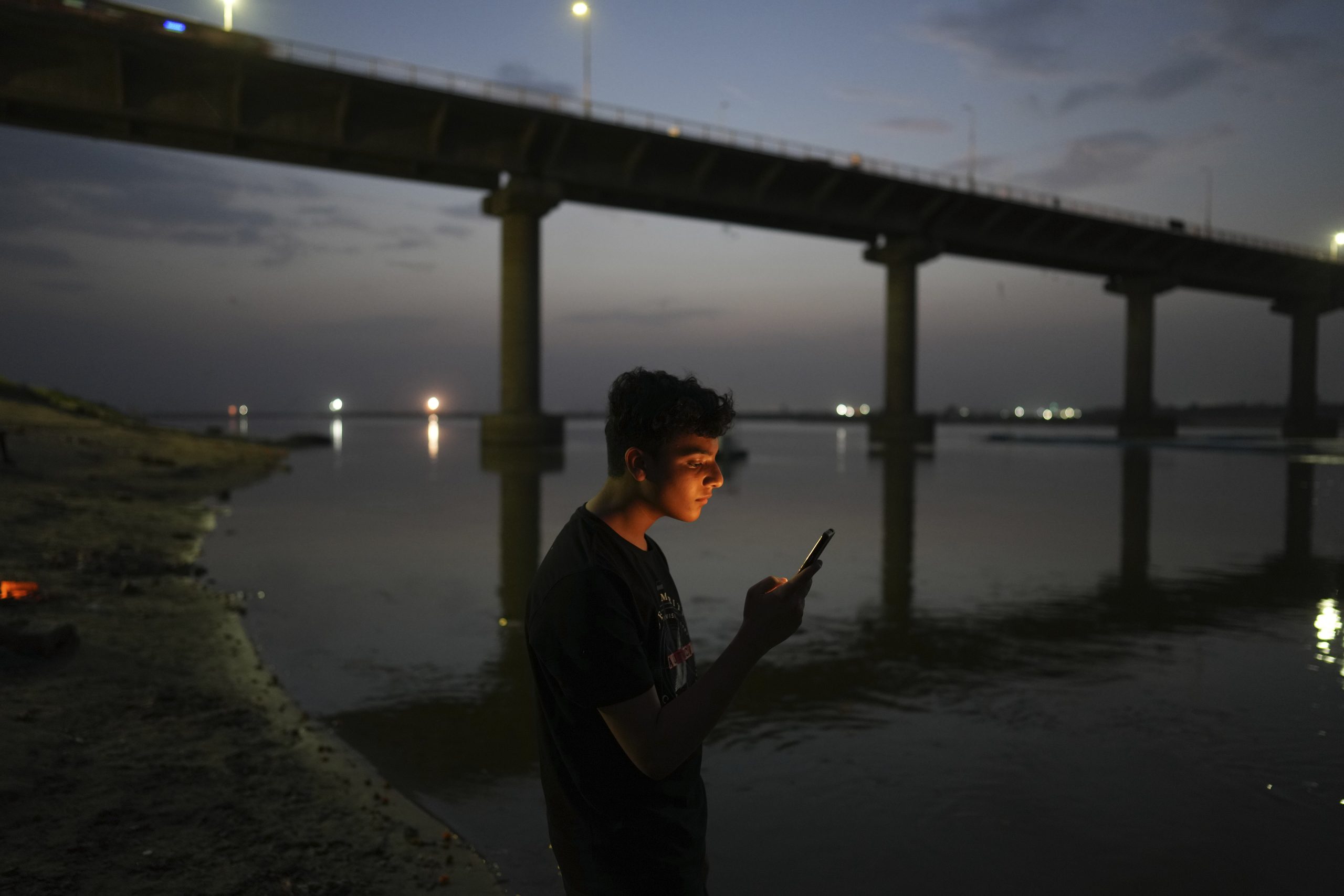 One Tech Tip: Get the most out of ChatGPT and other AI chatbots with better prompts