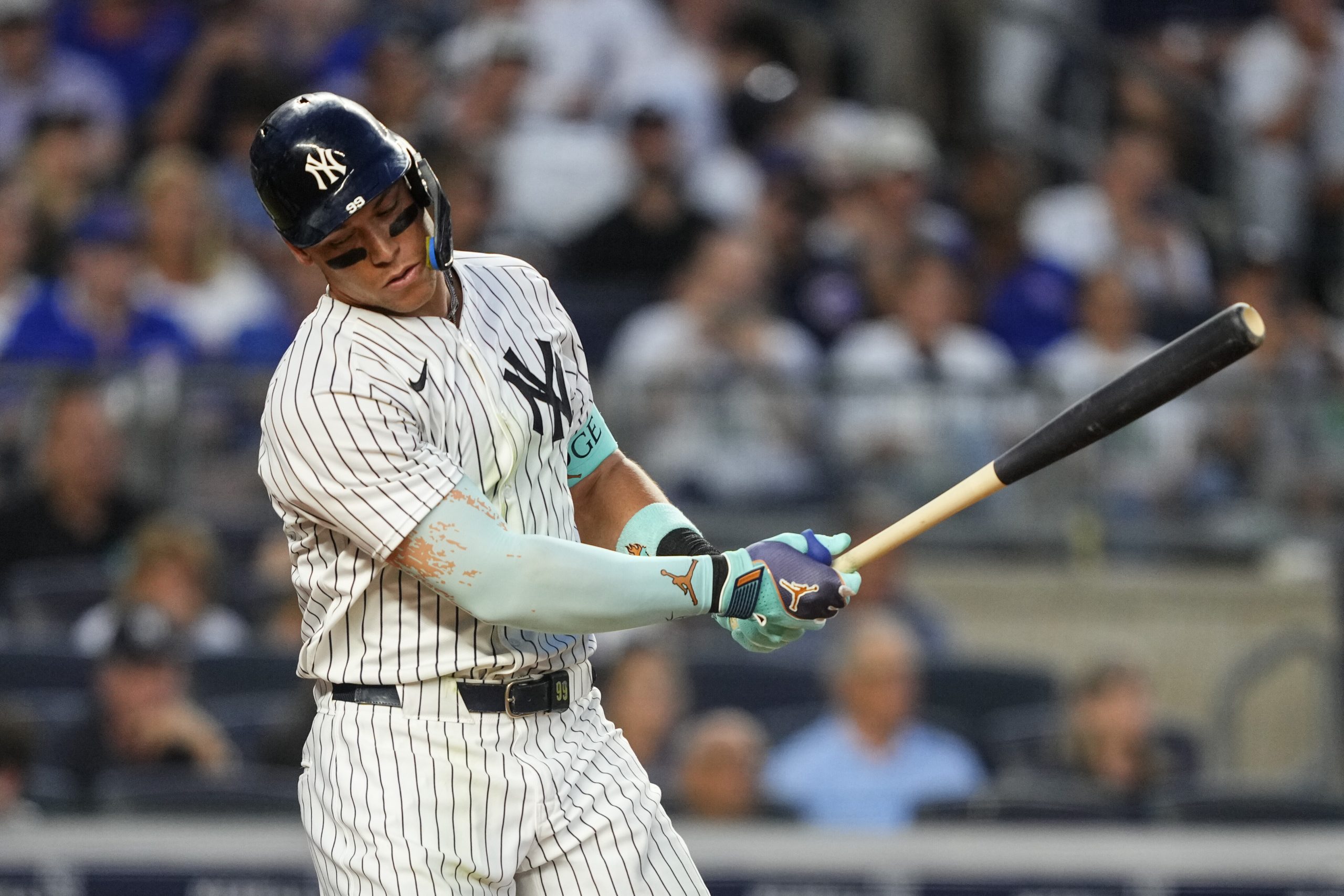 Yankees’ Aaron Judge makes pair of outstanding catches, robs Cubs’ Pete Crow-Armstrong of home run