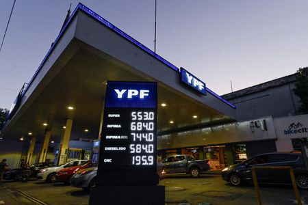 US appeals court puts Argentina’s 51% YPF stake turnover on temporary hold