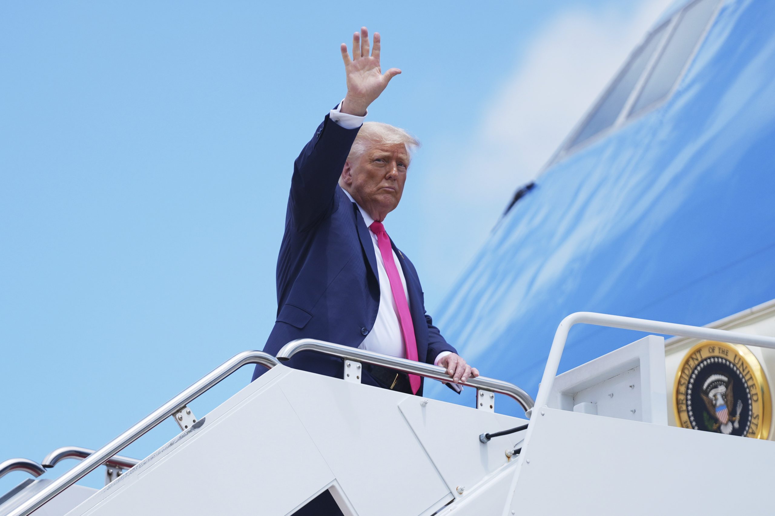 Trump wields tariffs to sway Putin on Ukraine. Here’s how they might work, or not