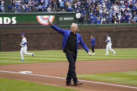 Hall of Famer Ryne Sandberg ‘continuing to fight’ cancer