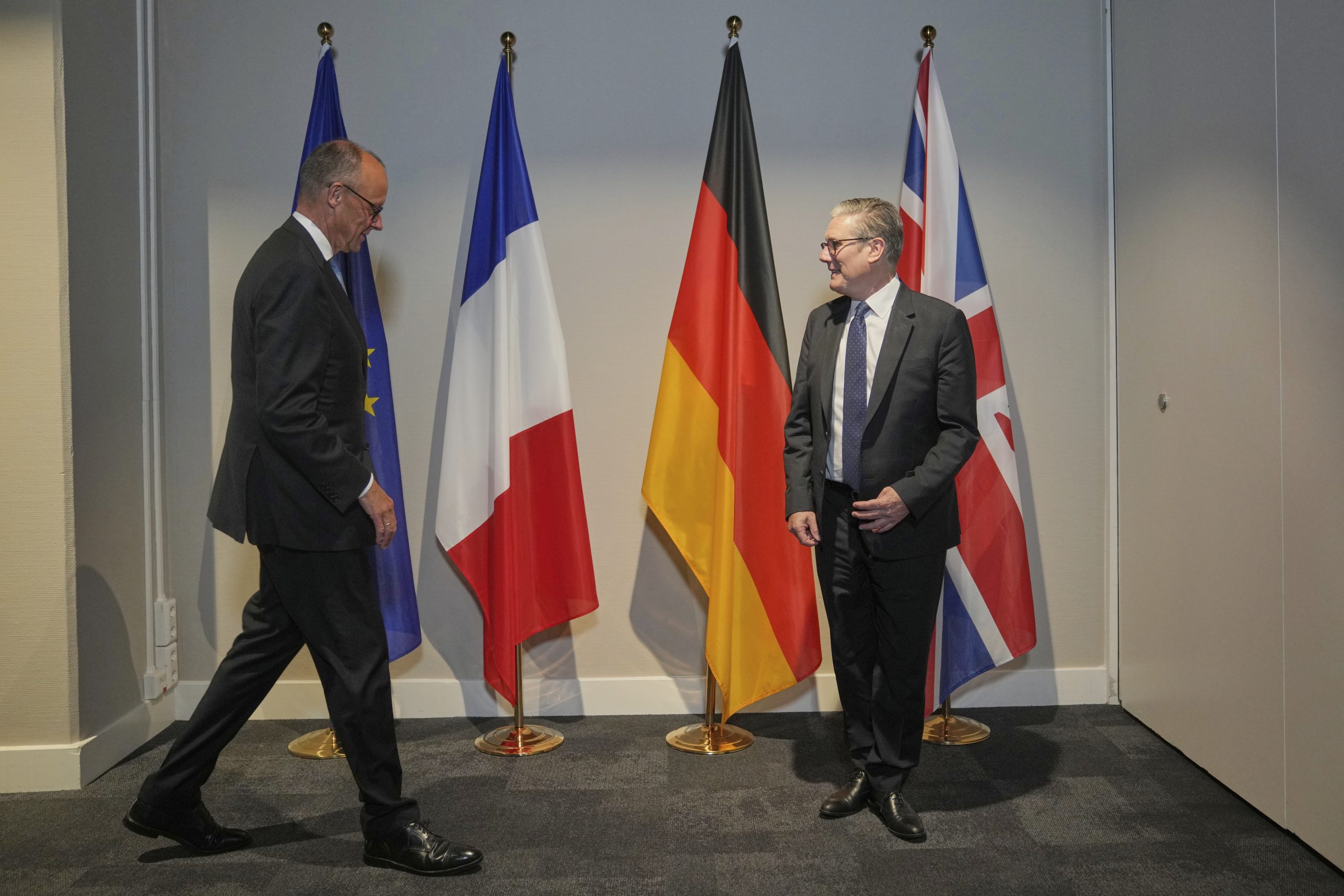 Leaders of the UK and Germany to sign a treaty on defense, trade and migration