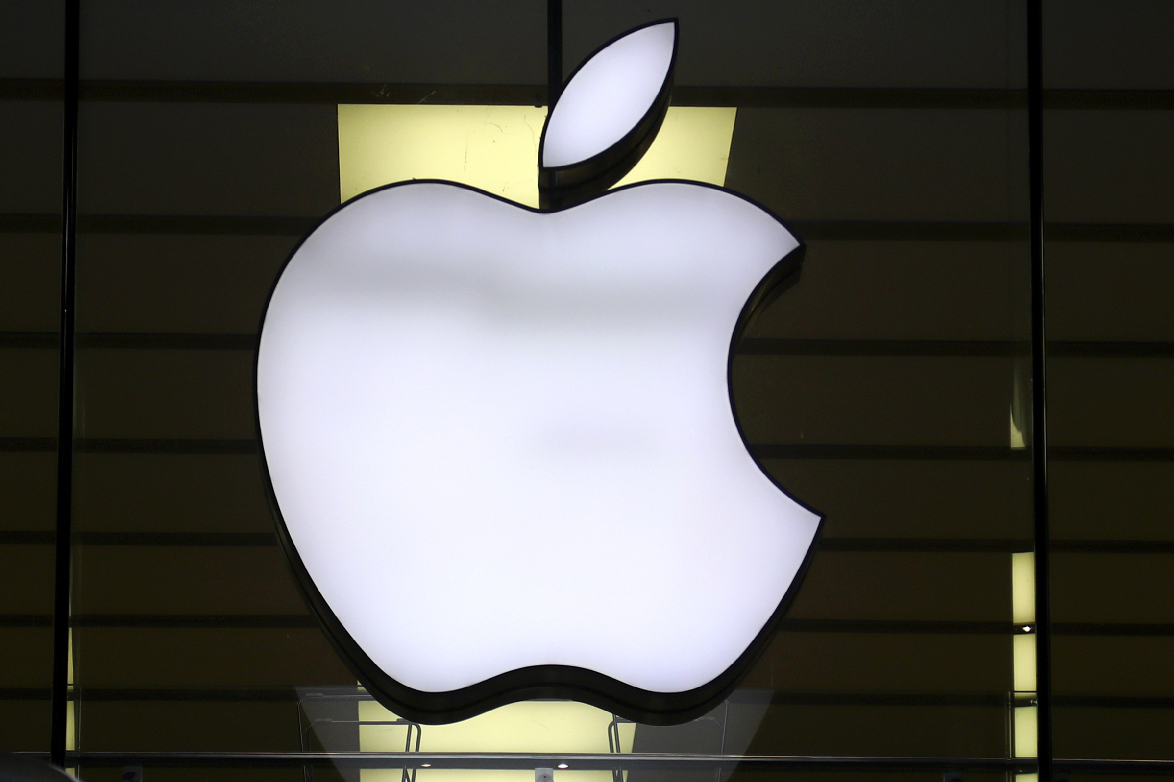 UK regulator seeks special status for Apple and Google that could mandate changes for Big Tech