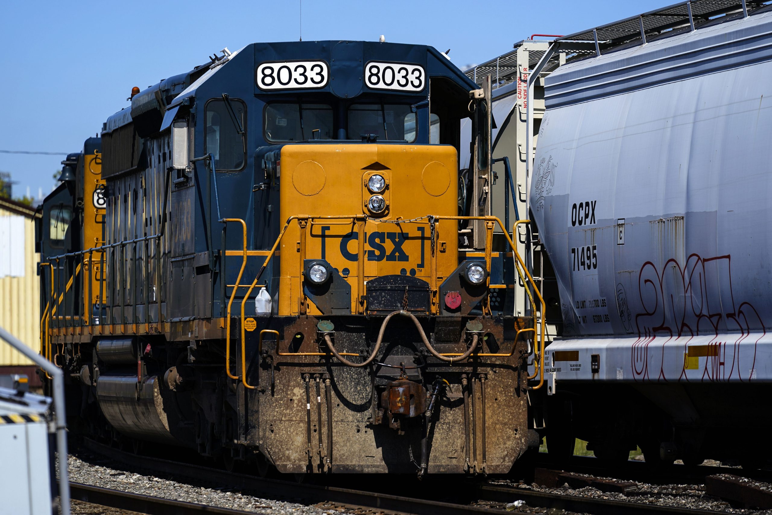 CSX profit falls 14% in the second quarter even though rail shipments were flat
