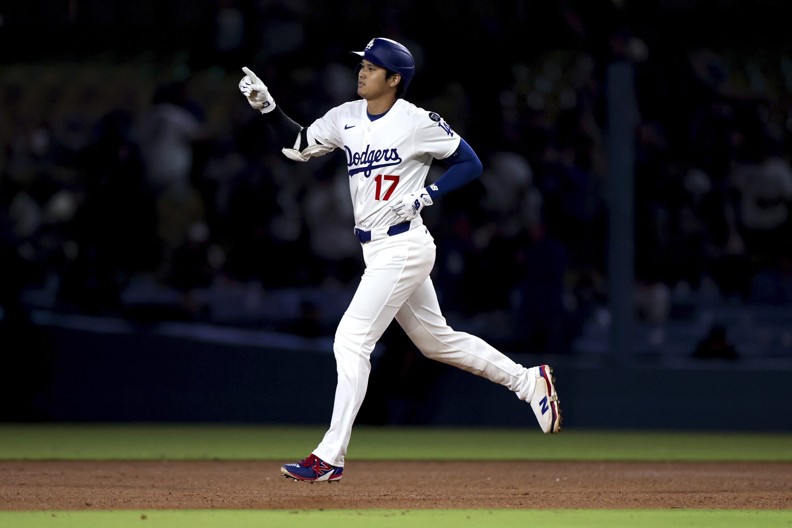 Shohei Ohtani homers in fifth consecutive game, tying a Los Angeles Dodgers franchise record