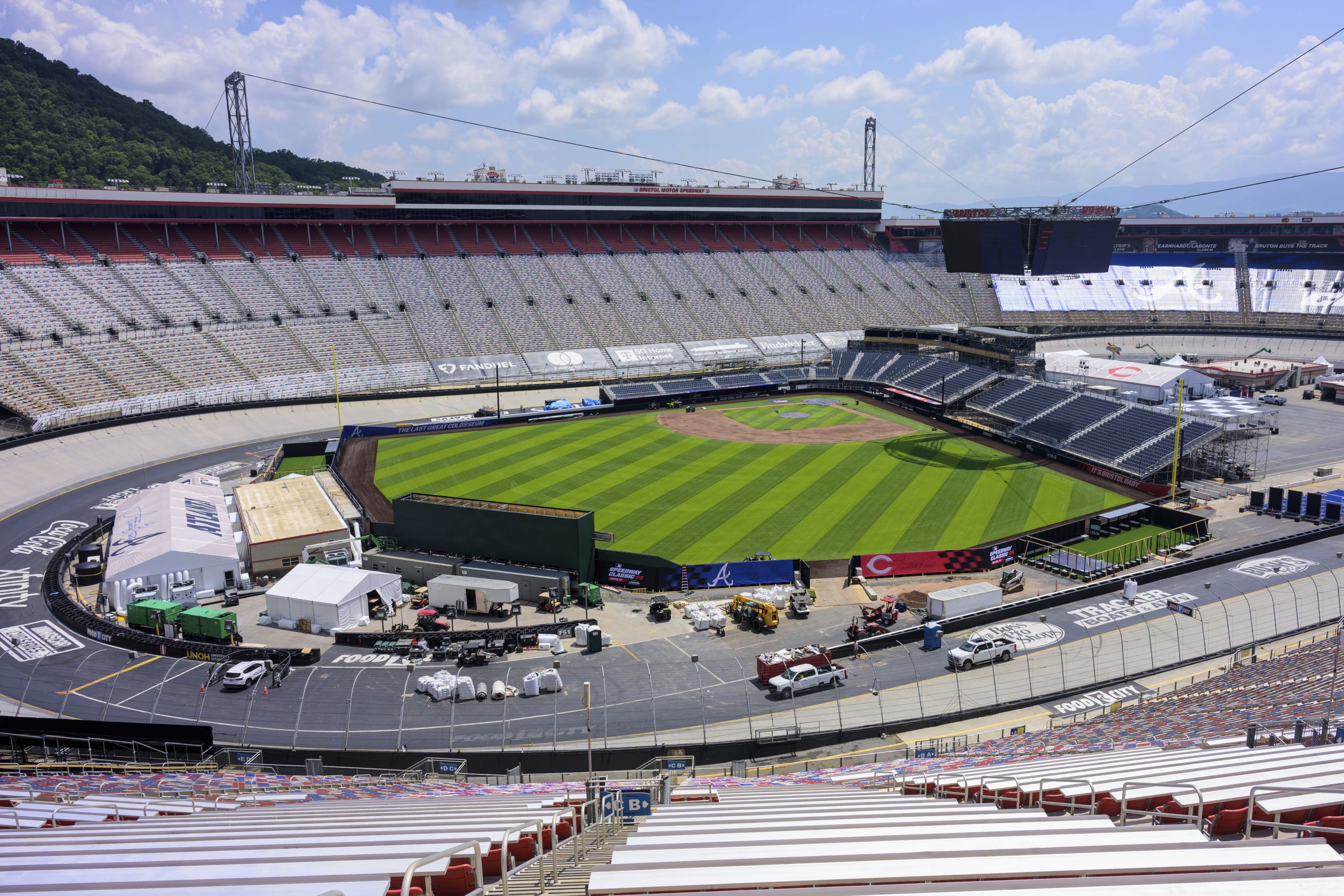 Record crowd expected at Bristol for the MLB Speedway Classic between the Braves and Reds