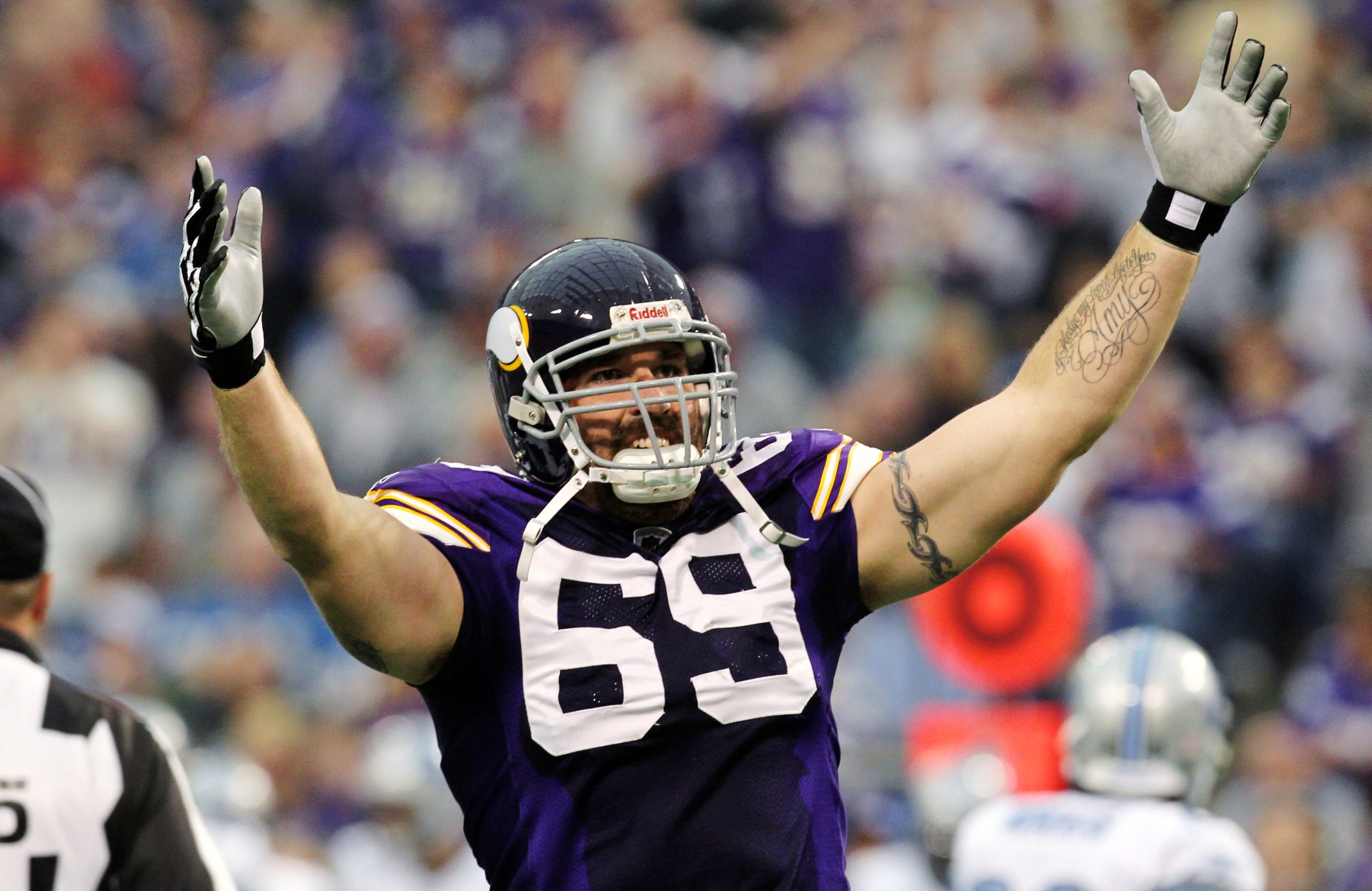 Jared Allen’s 136 sacks and fun-loving cowboy style for Chiefs, Vikings have him Hall of Fame-bound