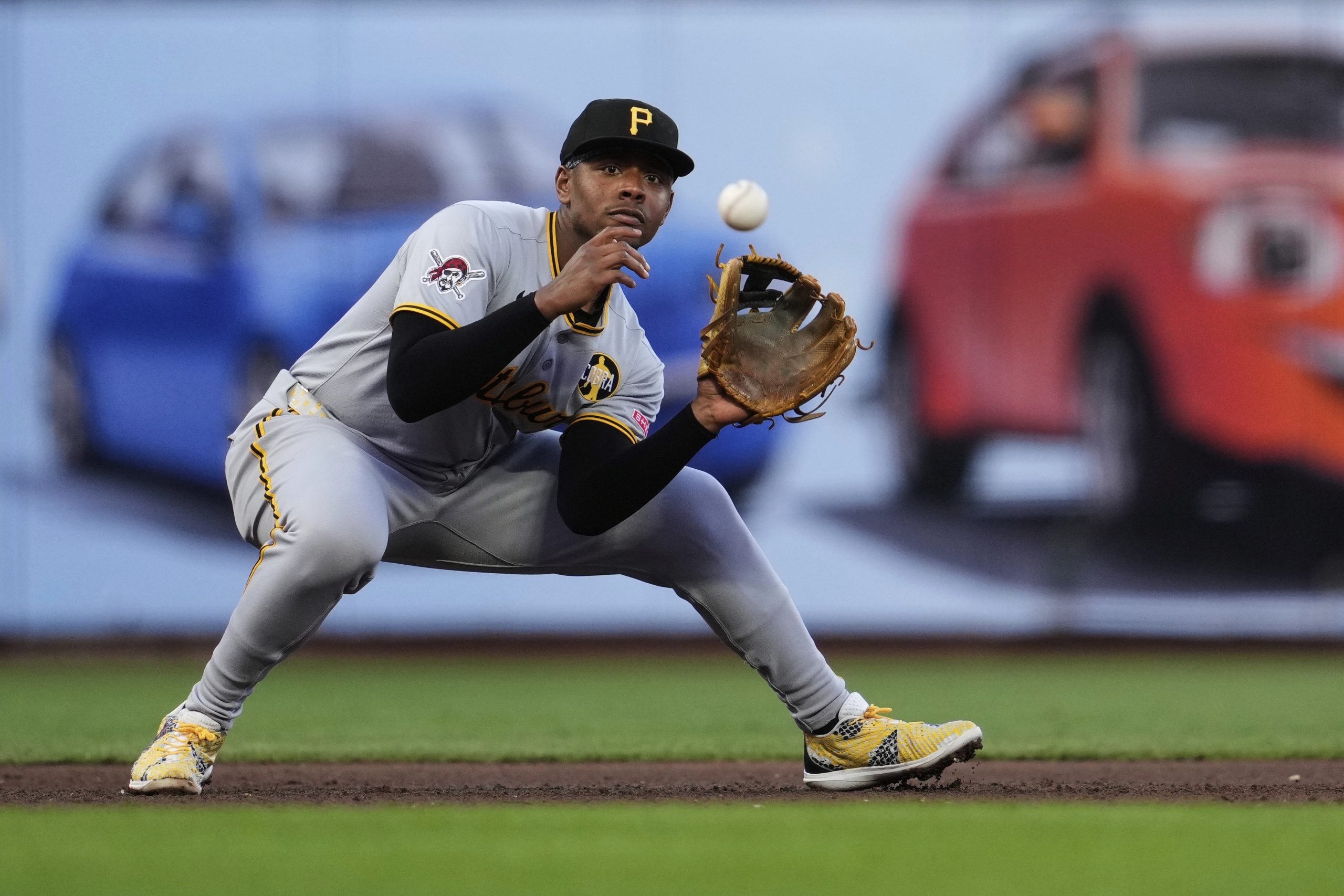 Pirates sending 3B Ke’Bryan Hayes to Reds for reliever Rogers, prospect Stafura, AP source says