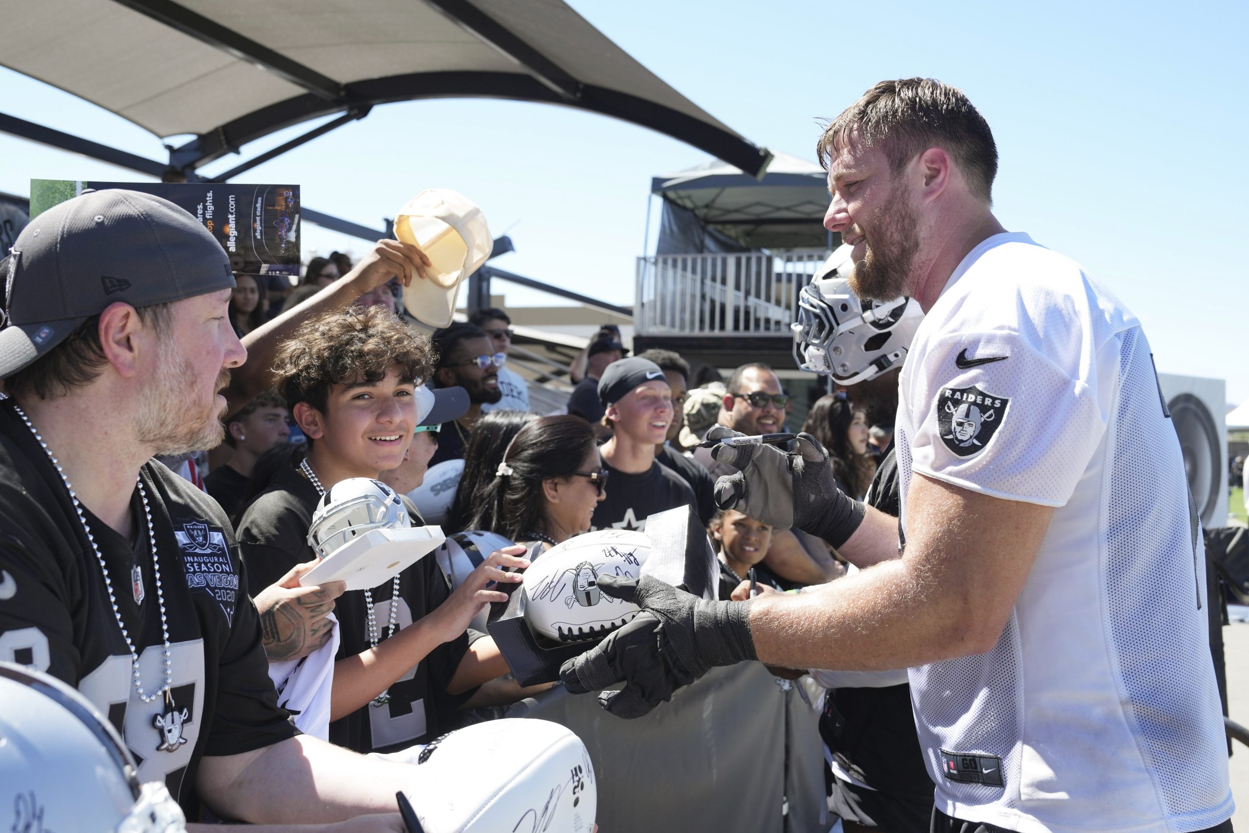 Raiders sign Kolton Miller to 3-year, $66 million extension, AP source says