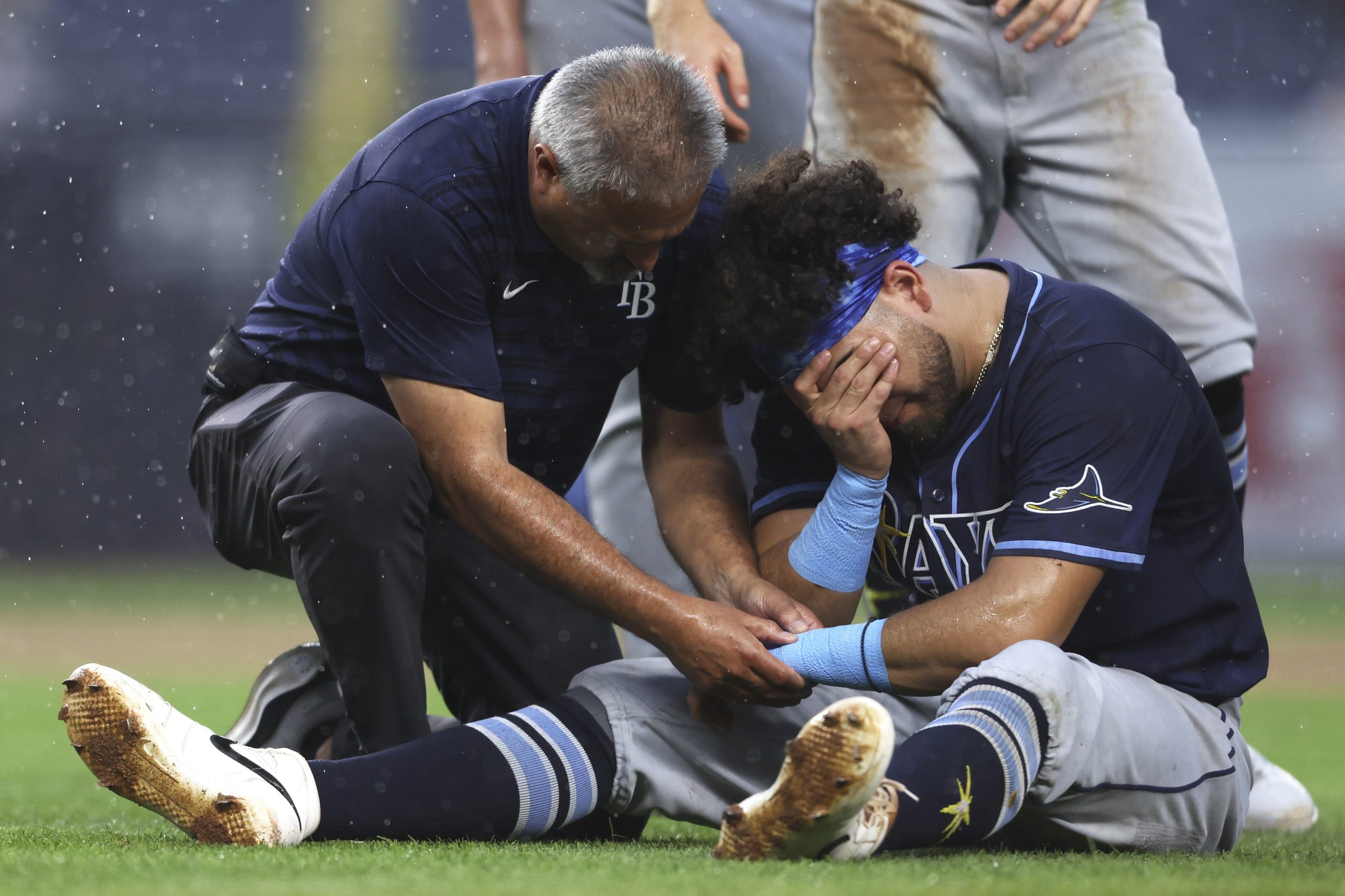 Rays’ Jonathan Aranda collides with Giancarlo Stanton and exits game