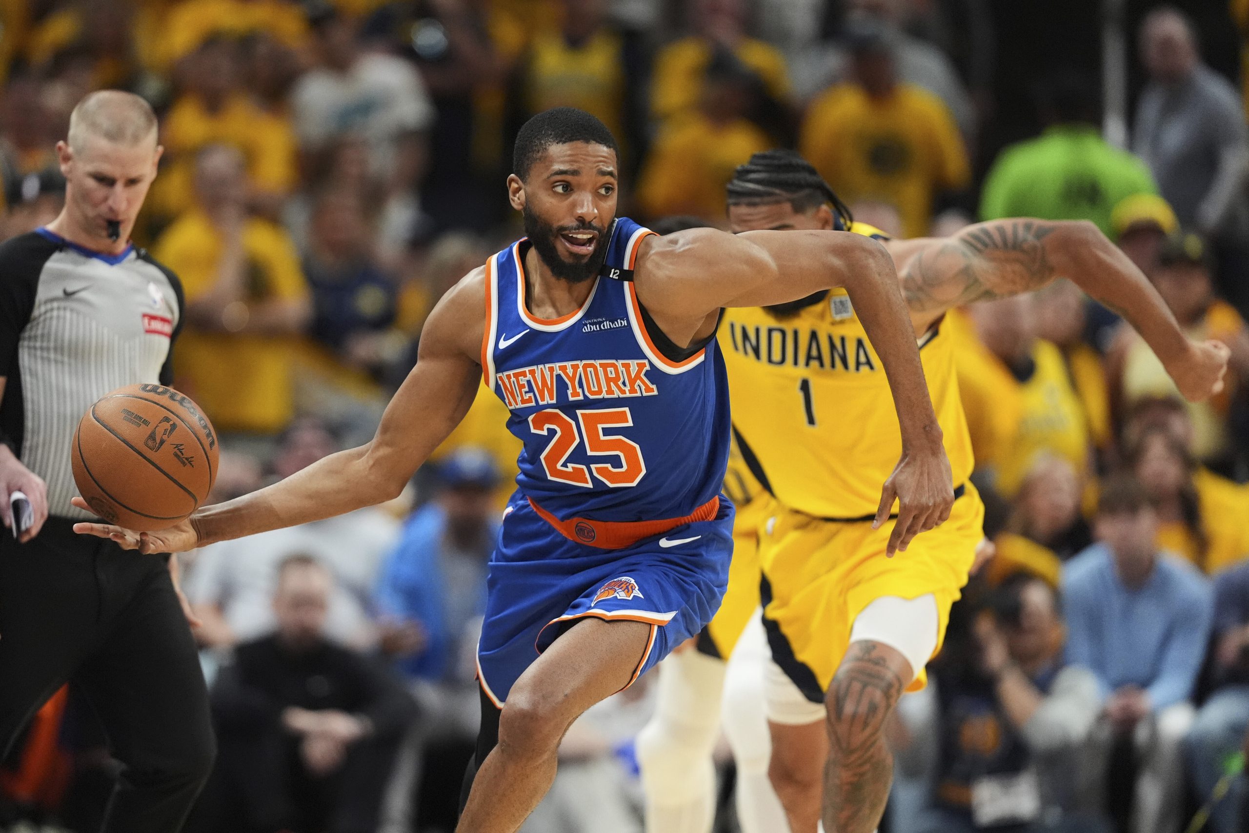 Mikal Bridges agrees to a $150 million extension with the Knicks, AP source says