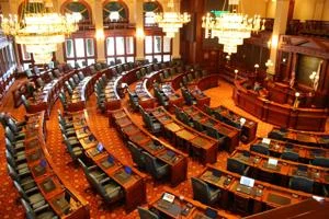 Illinois lawmakers among highest paid in country, double national average