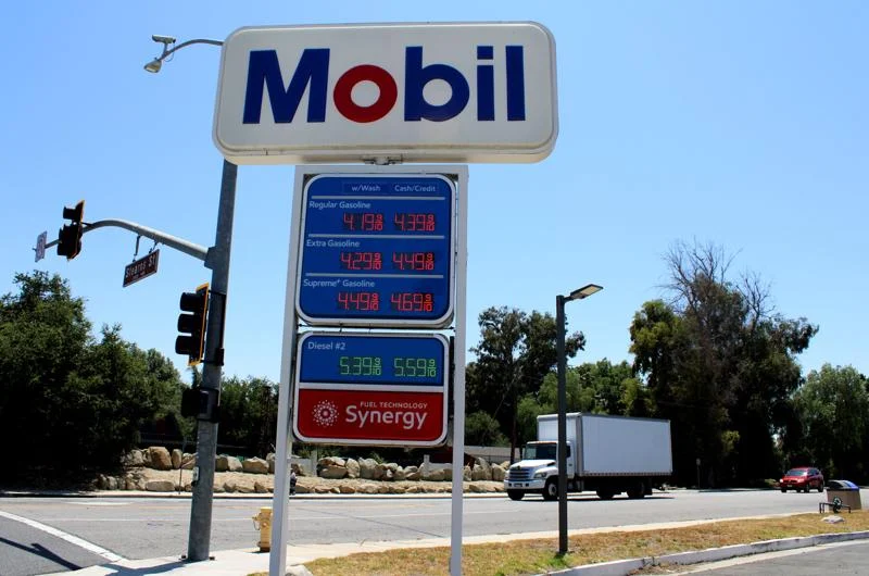 California gas prices fall before Fourth of July weekend
