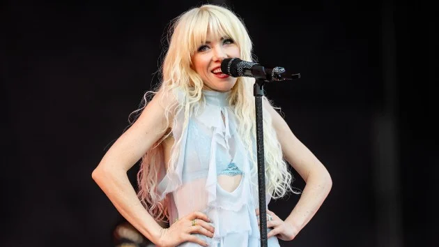 Carly Rae Jepsen performing LA show for 10th anniversary of ‘Emotion’