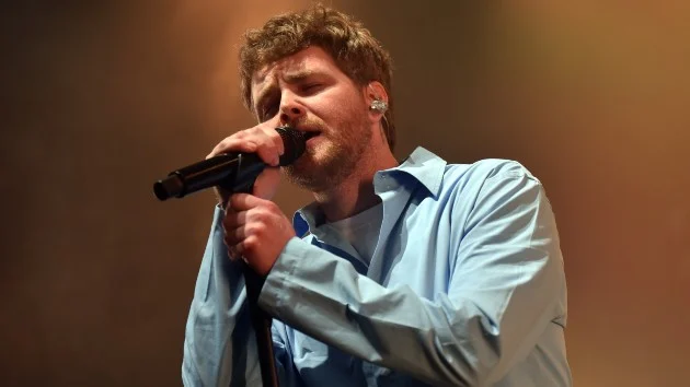 Alex Warren wants his festival shows to help guys get ‘in touch with their emotions’